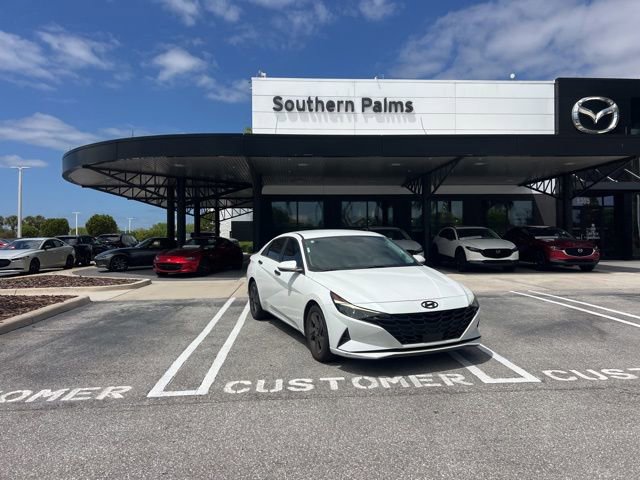 Used 2022 Hyundai Elantra SEL w/ Convenience Package image 2