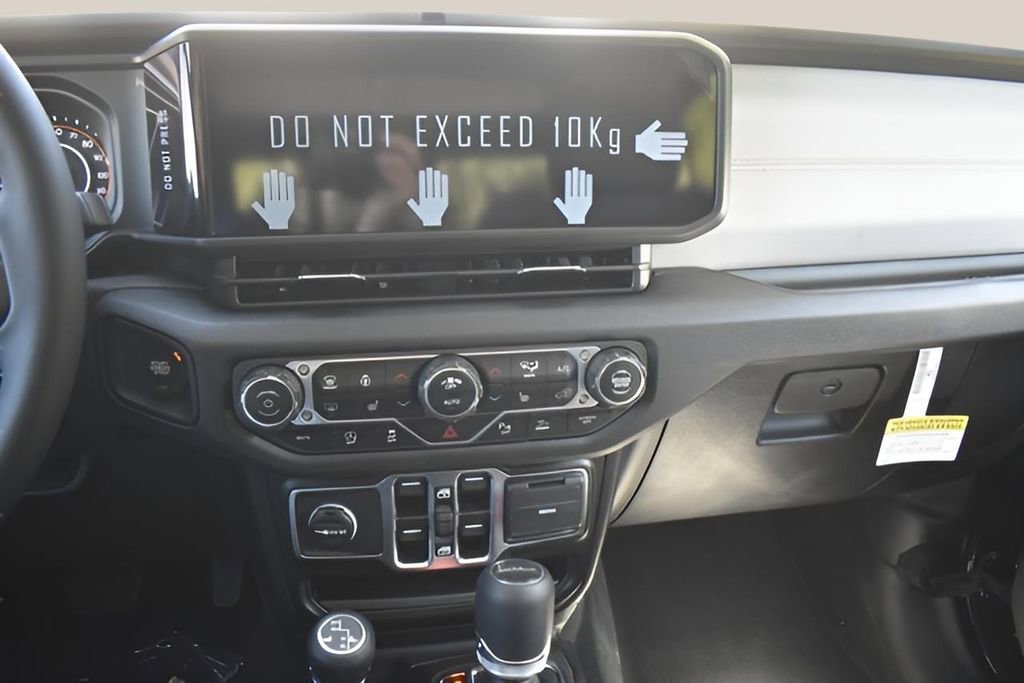 New 2025 Jeep Gladiator Sport image 19