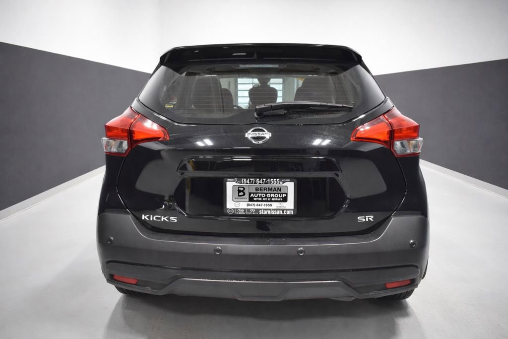 Used 2020 Nissan Kicks SR image 9
