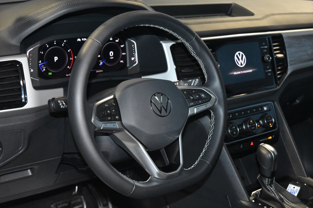 Used 2023 Volkswagen Atlas Cross Sport SE w/ Panoramic Sunroof Package image 2