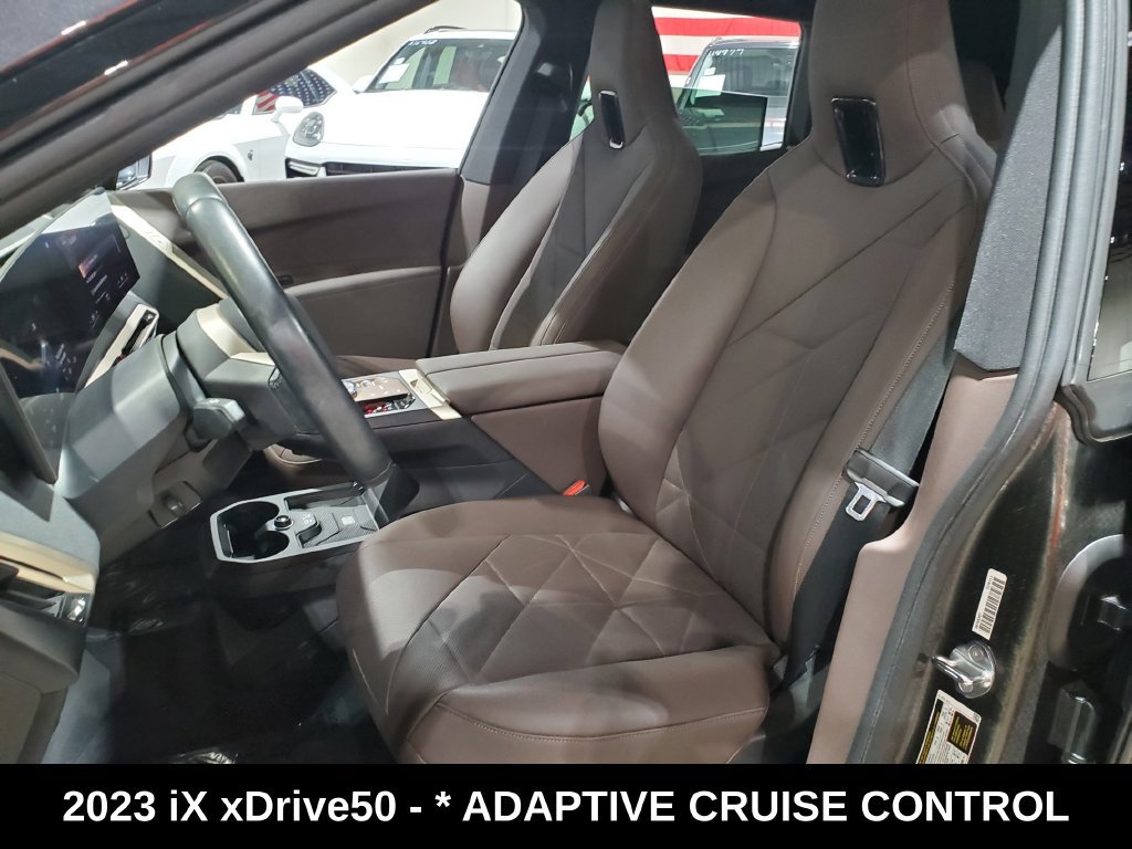Used 2023 BMW iX xDrive50 w/ Ultimate Package 2 AWD/4WD image 6
