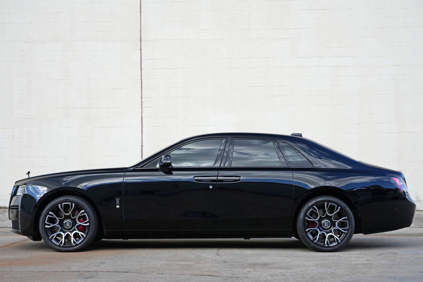 Used 2024 Rolls-Royce Ghost Black Badge w/ Black Badge Ghost Package AWD/4WD image 11
