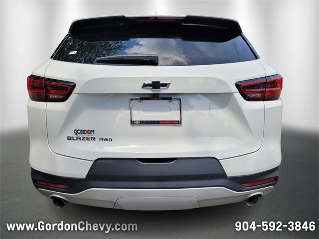 Used 2025 Chevrolet Blazer LT image 4