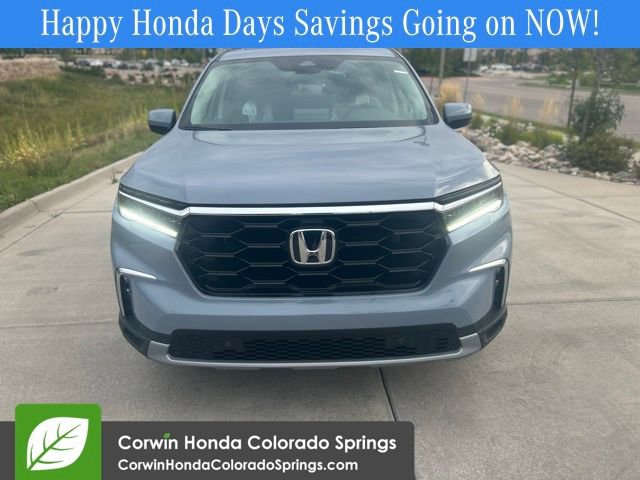 New 2025 Honda Pilot Touring image 2