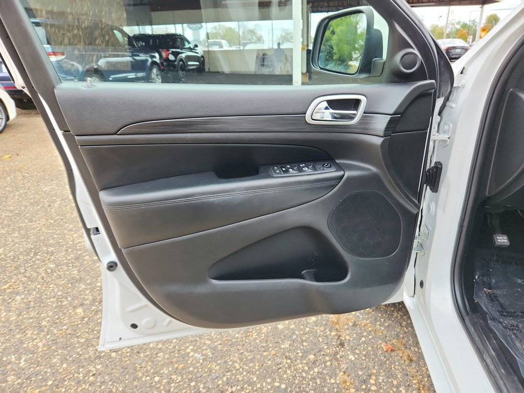 Used 2020 Jeep Grand Cherokee Altitude image 11