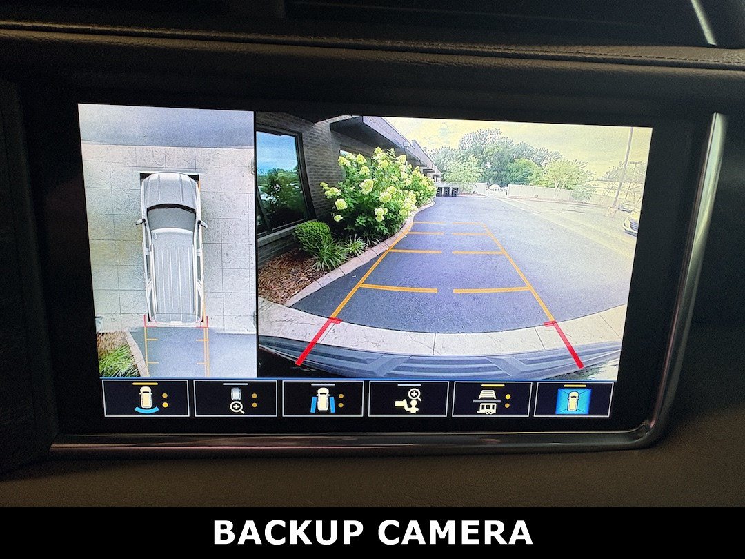 Used 2021 GMC Yukon Denali w/ Denali Premium Package RWD image 18