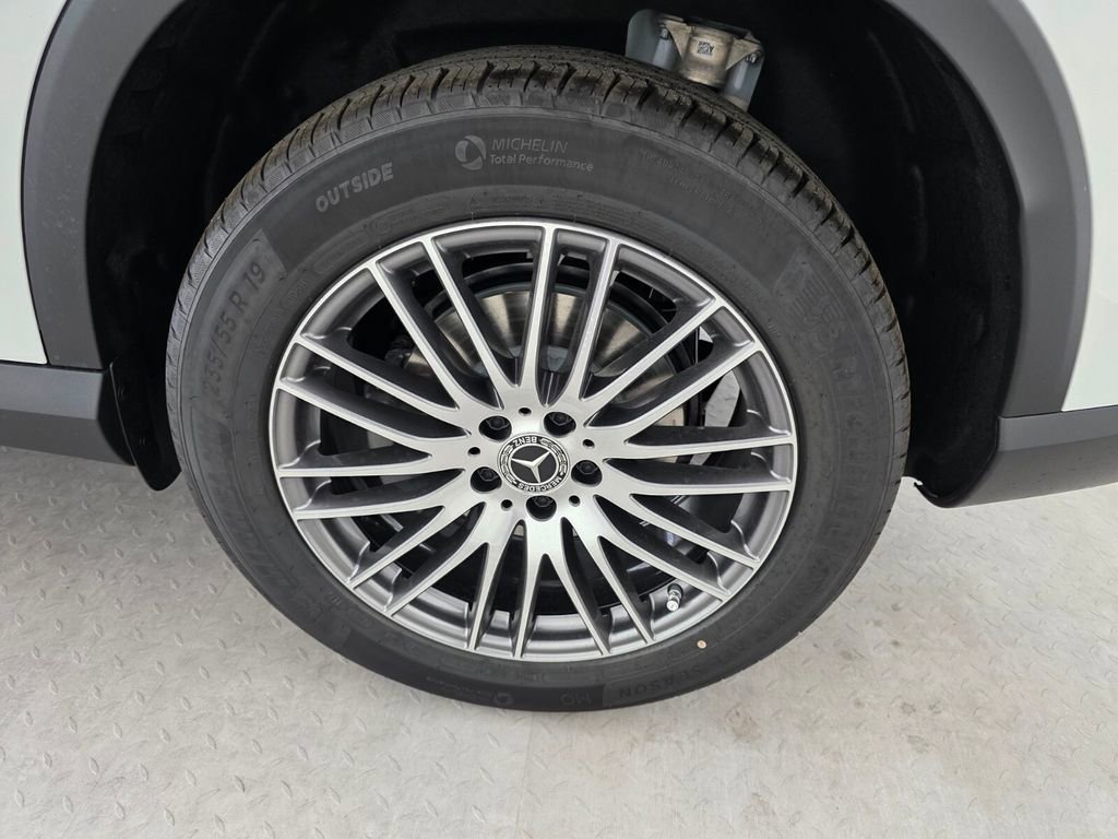 New 2026 Mercedes-Benz GLC 300 image 13