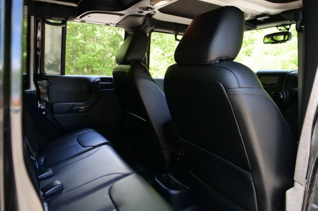 Used 2015 Jeep Wrangler Unlimited Sahara image 30