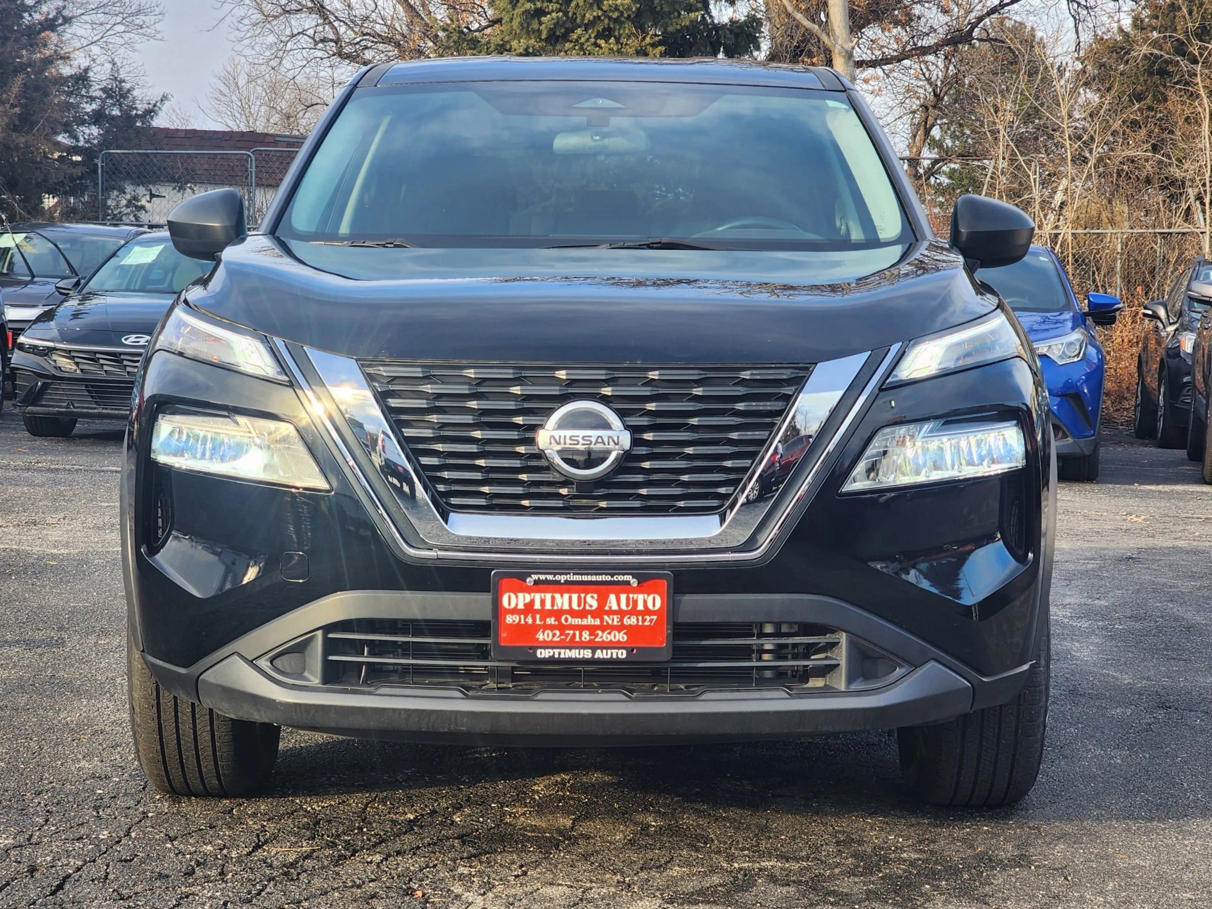 Used 2021 Nissan Rogue S image 2