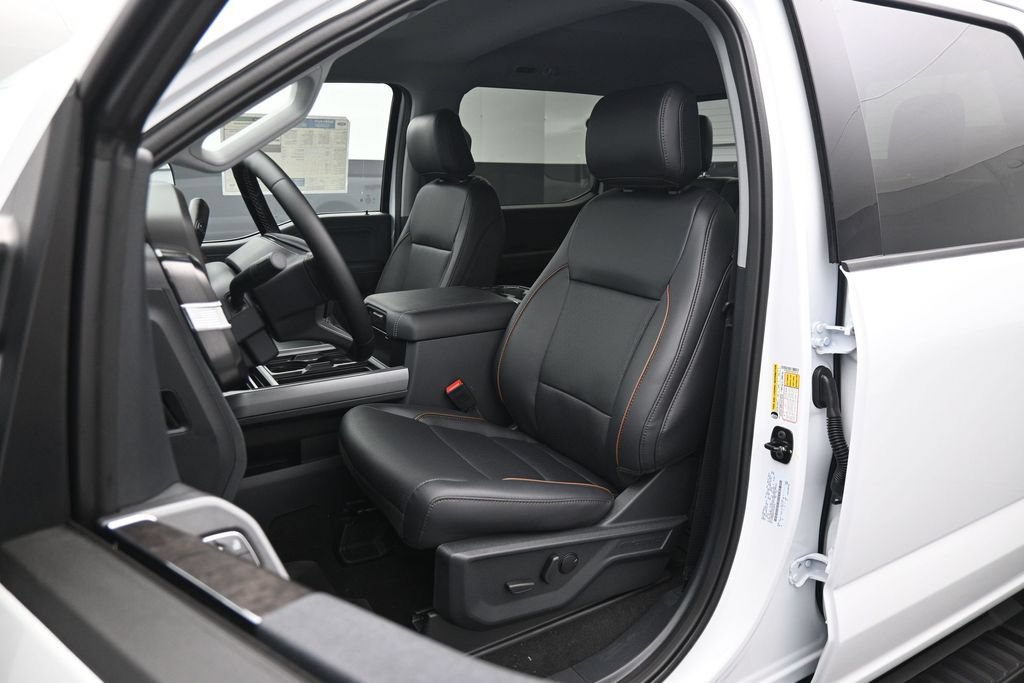 New 2026 Ford F250 Lariat w/ Black Appearance Package AWD/4WD image 8