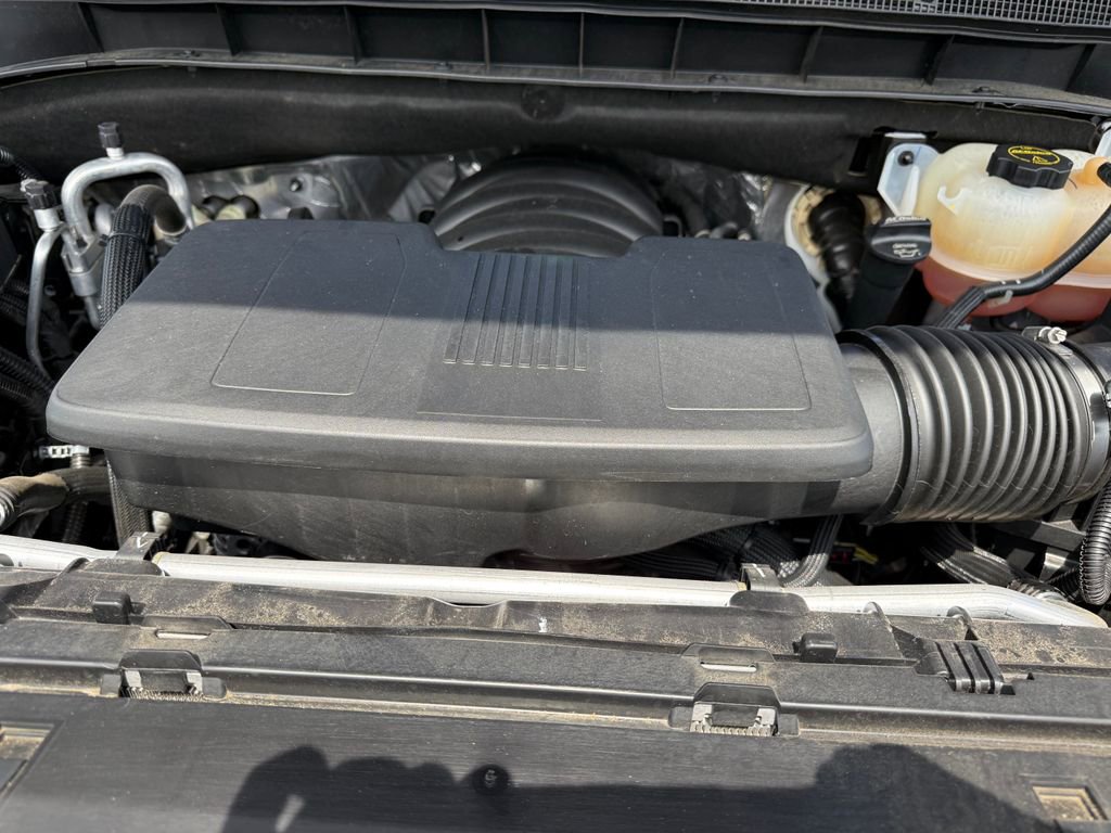 Used 2025 Chevrolet Tahoe Z71 AWD/4WD image 18
