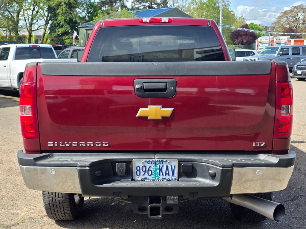 Used 2014 Chevrolet Silverado 2500 LTZ w/ LTZ Plus Package image 7