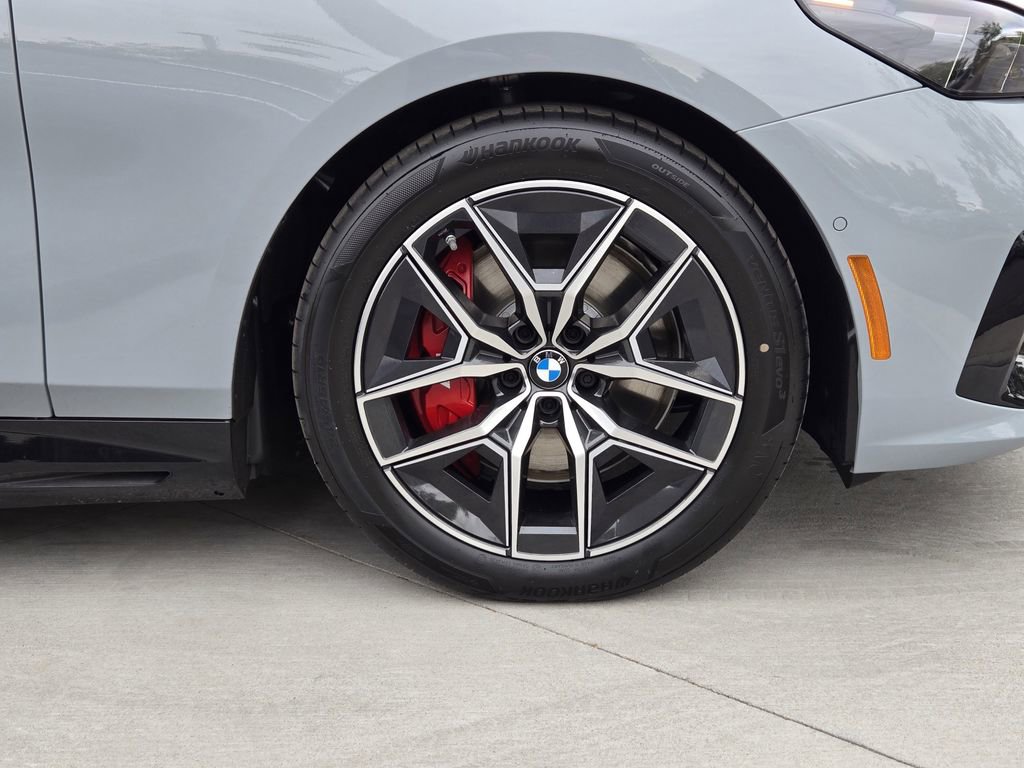 New 2026 BMW i5 eDrive40 w/ M Sport Package AWD/4WD image 11