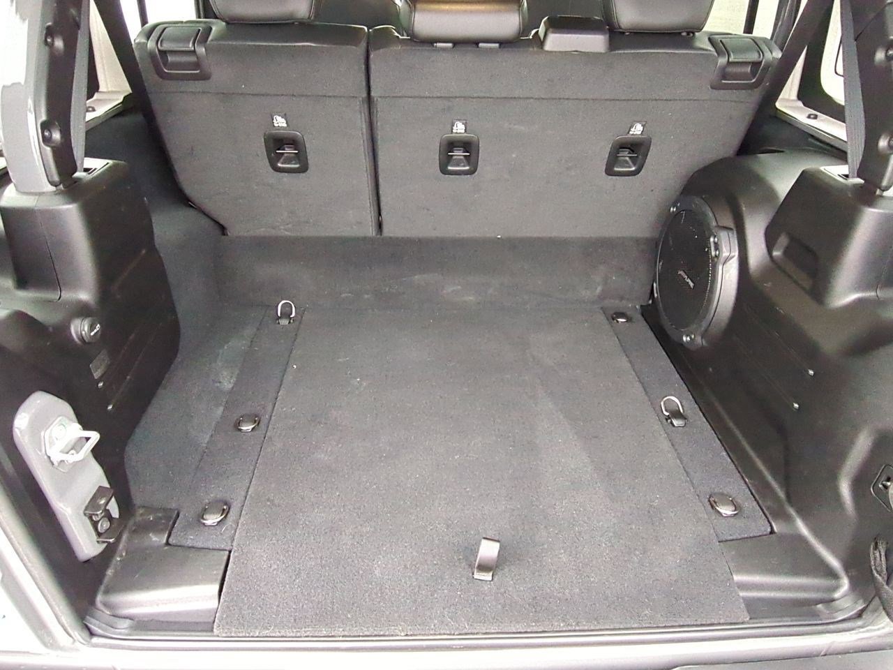 Used 2022 Jeep Wrangler Unlimited Sahara w/ Safety Group image 23