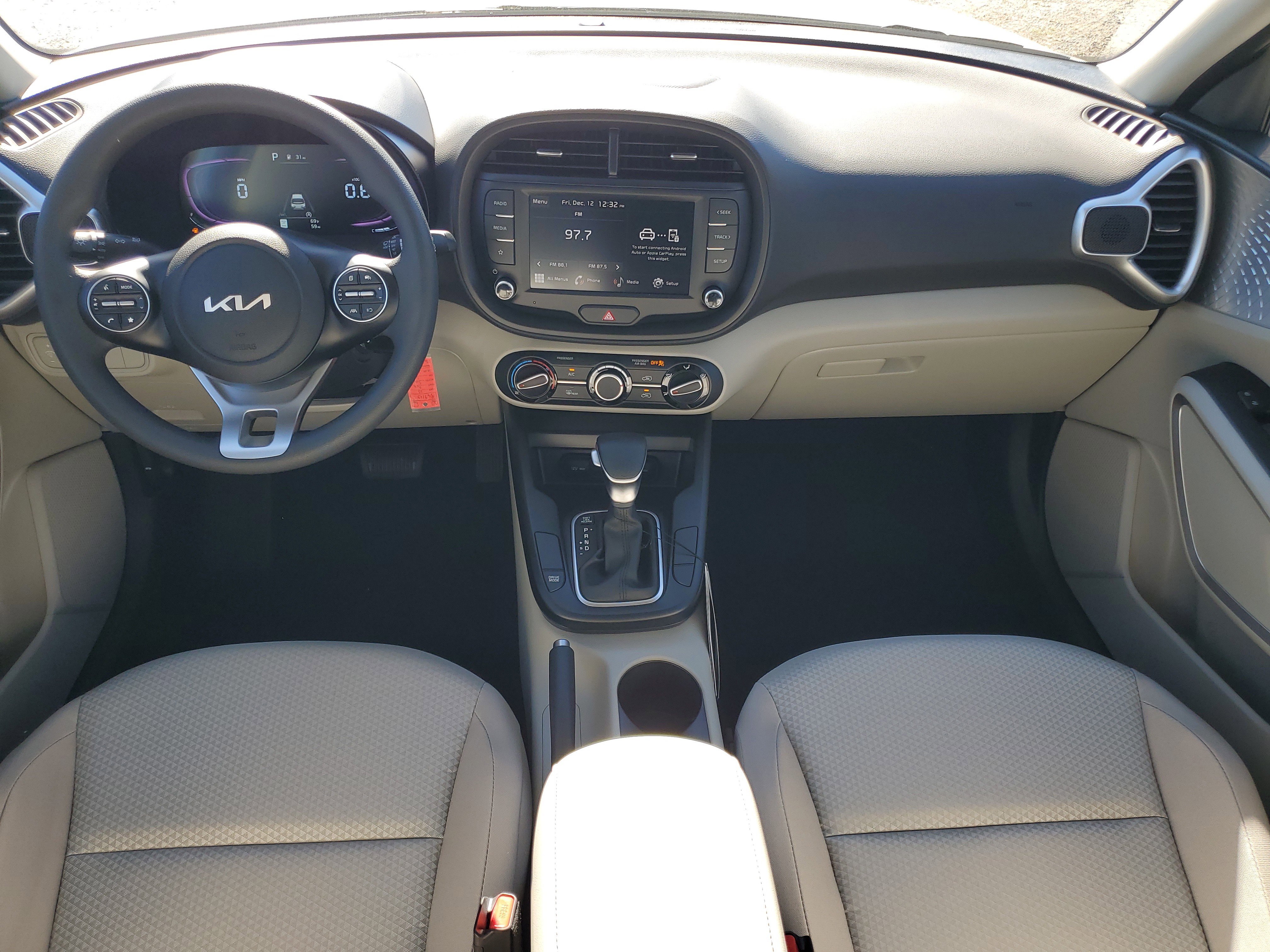 New 2025 Kia Soul LX w/ LX Technology Package image 28