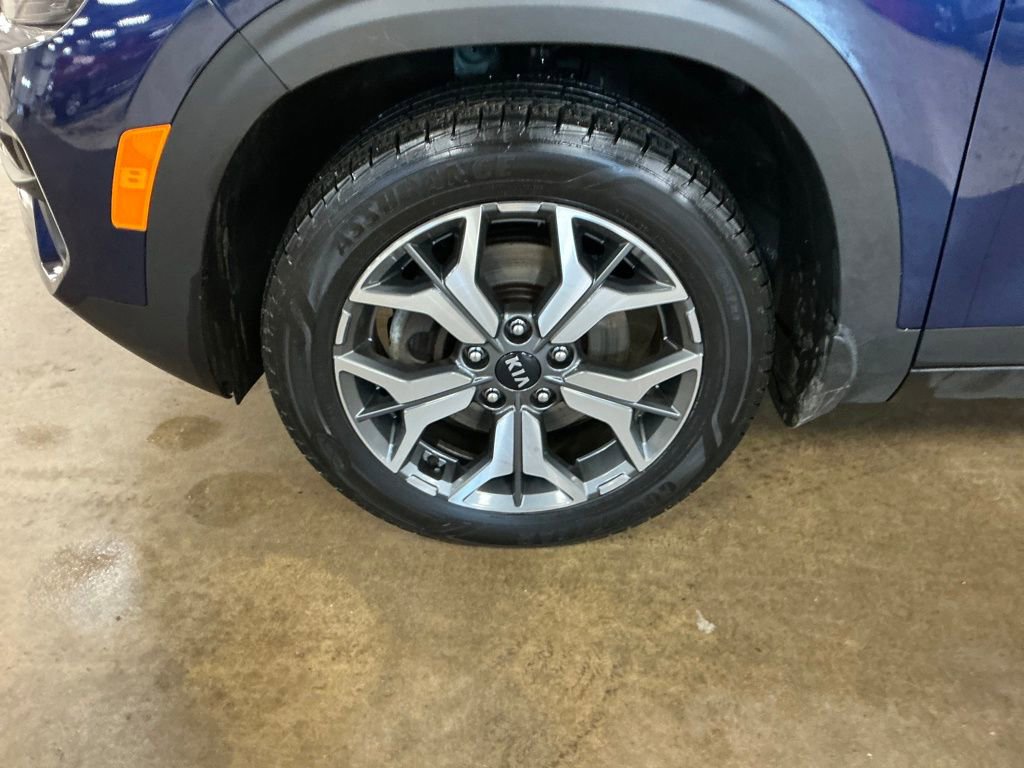 Used 2021 Kia Seltos EX image 11