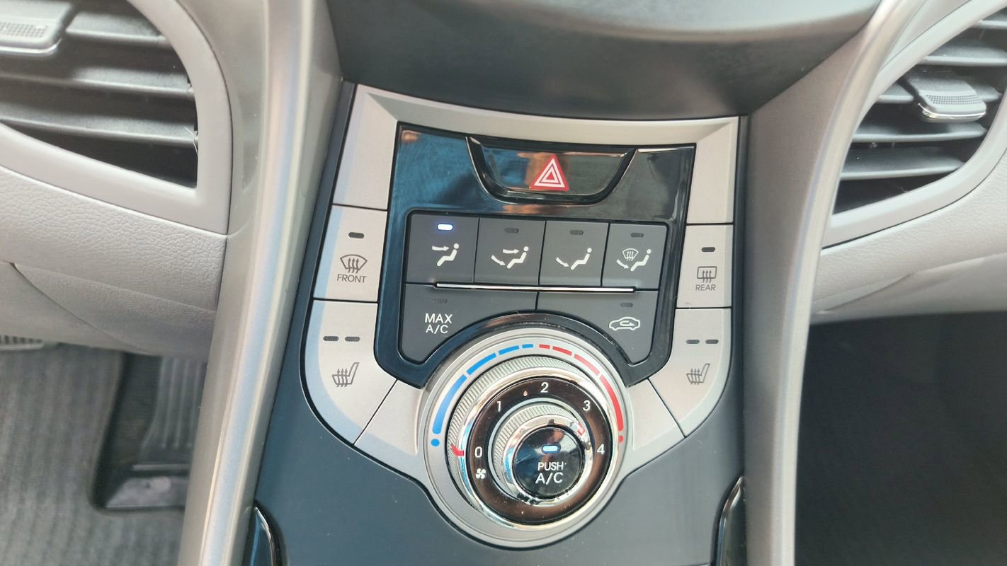 Used 2013 Hyundai Elantra Limited image 15