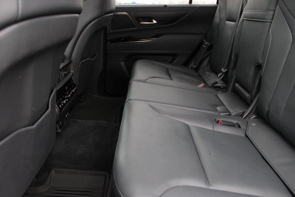 Used 2023 Lexus LX 600 4WD w/ Luxury Package image 25
