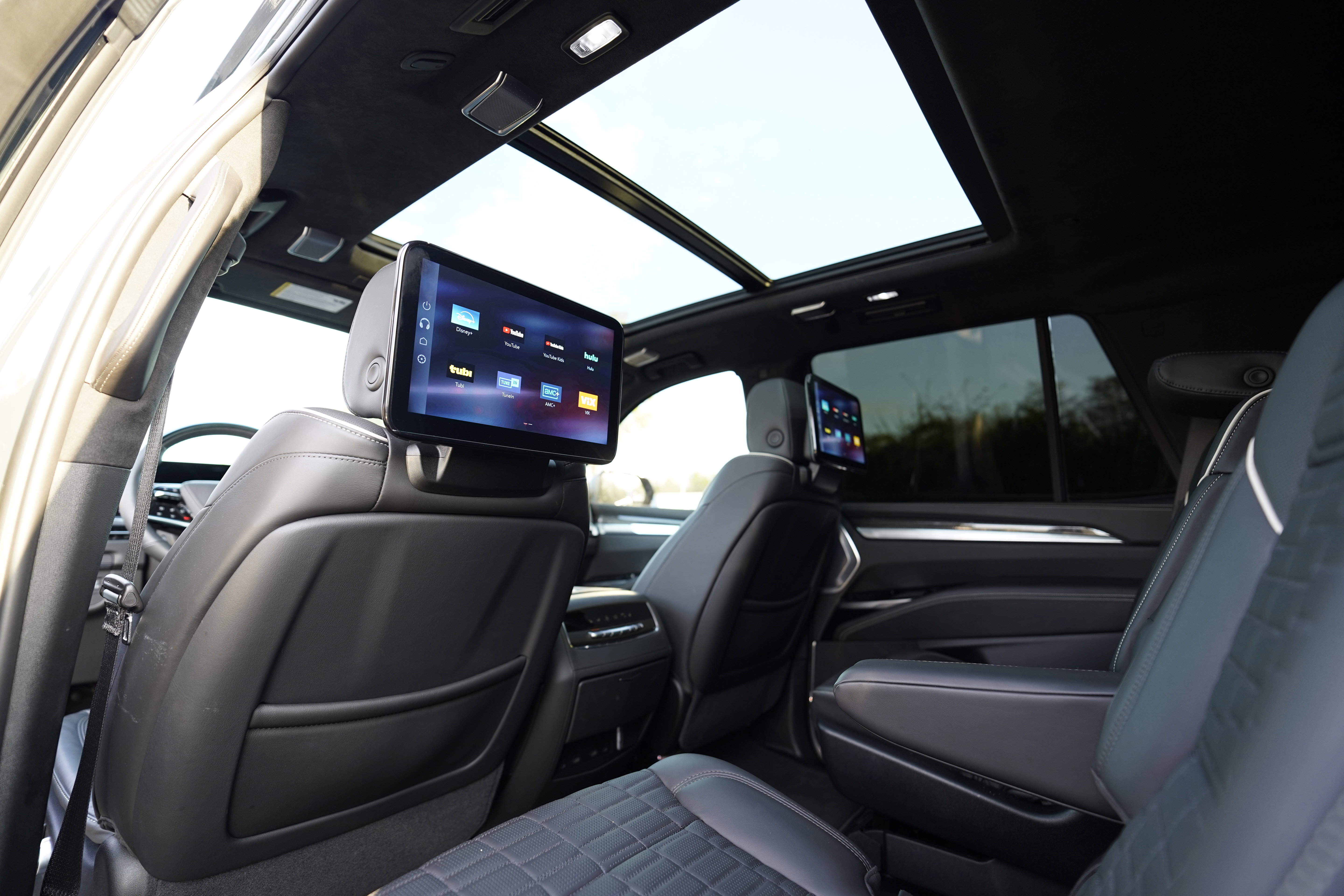 Used 2025 Cadillac Escalade V w/ LPO, Floor Liner Package image 11