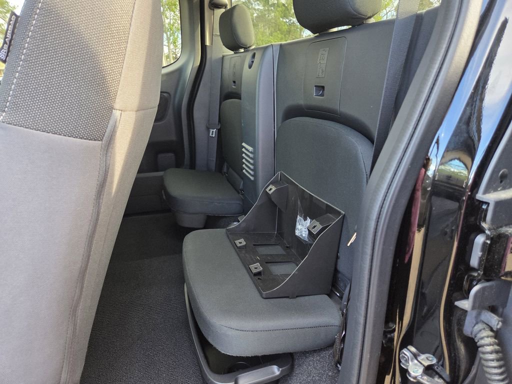 Certified 2025 Nissan Frontier SV image 16