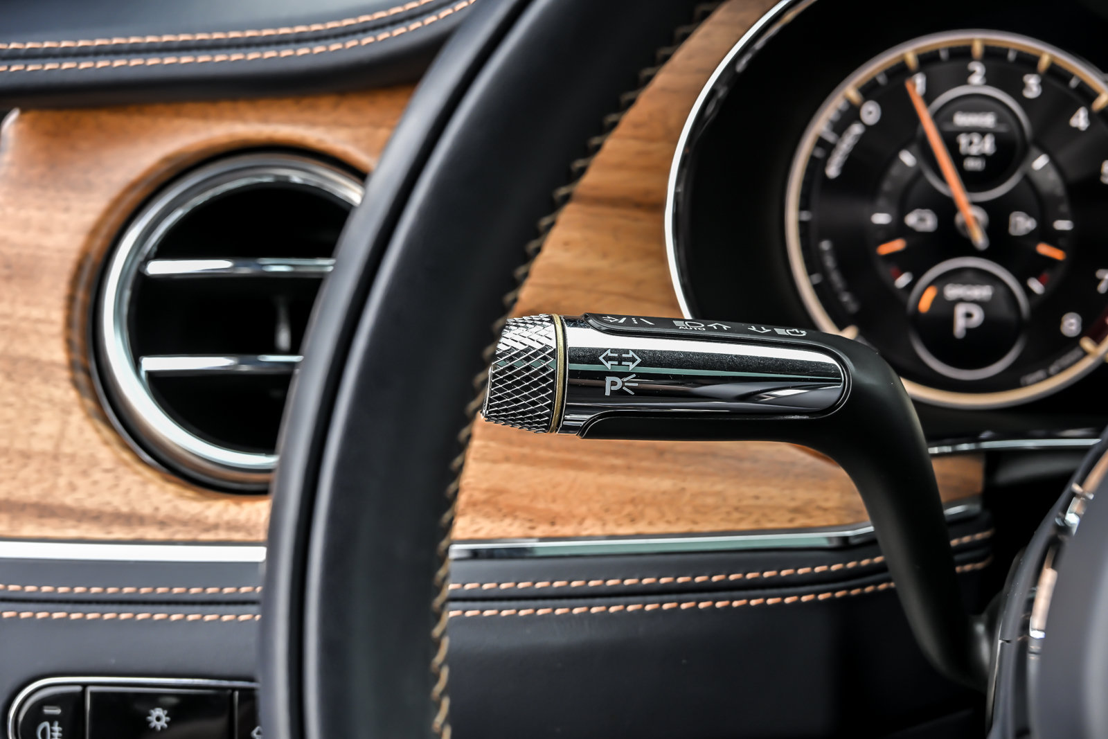 Certified 2023 Bentley Flying Spur Plug-In Hybrid AWD/4WD image 33