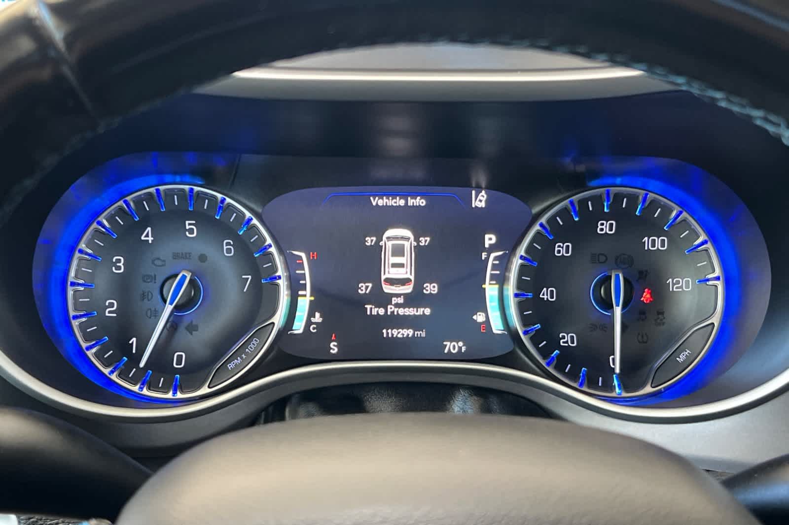 Used 2021 Chrysler Pacifica Touring w/ Uconnect Theater Family Group FWD image 30