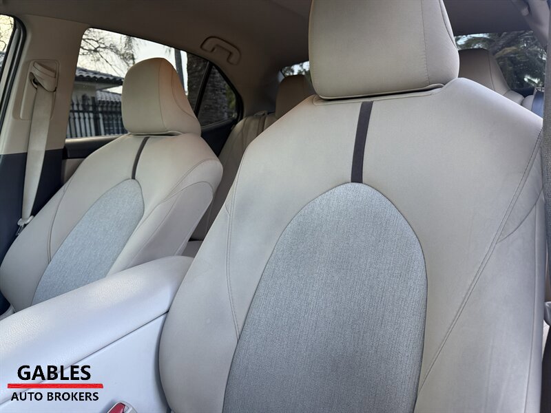 Used 2018 Toyota Camry LE w/ Convenience Package FWD image 20