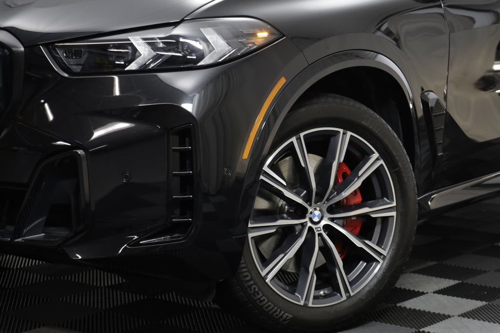 Certified 2024 BMW X5 xDrive40i w/ M Sport Package AWD/4WD image 3