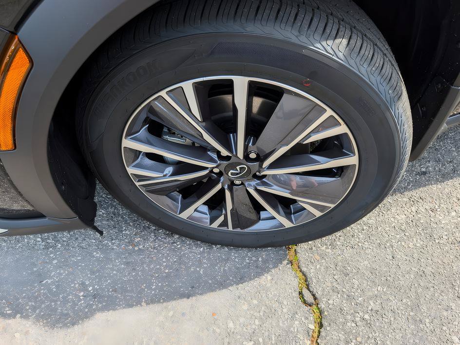 Certified 2026 INFINITI QX60 Luxe FWD image 8