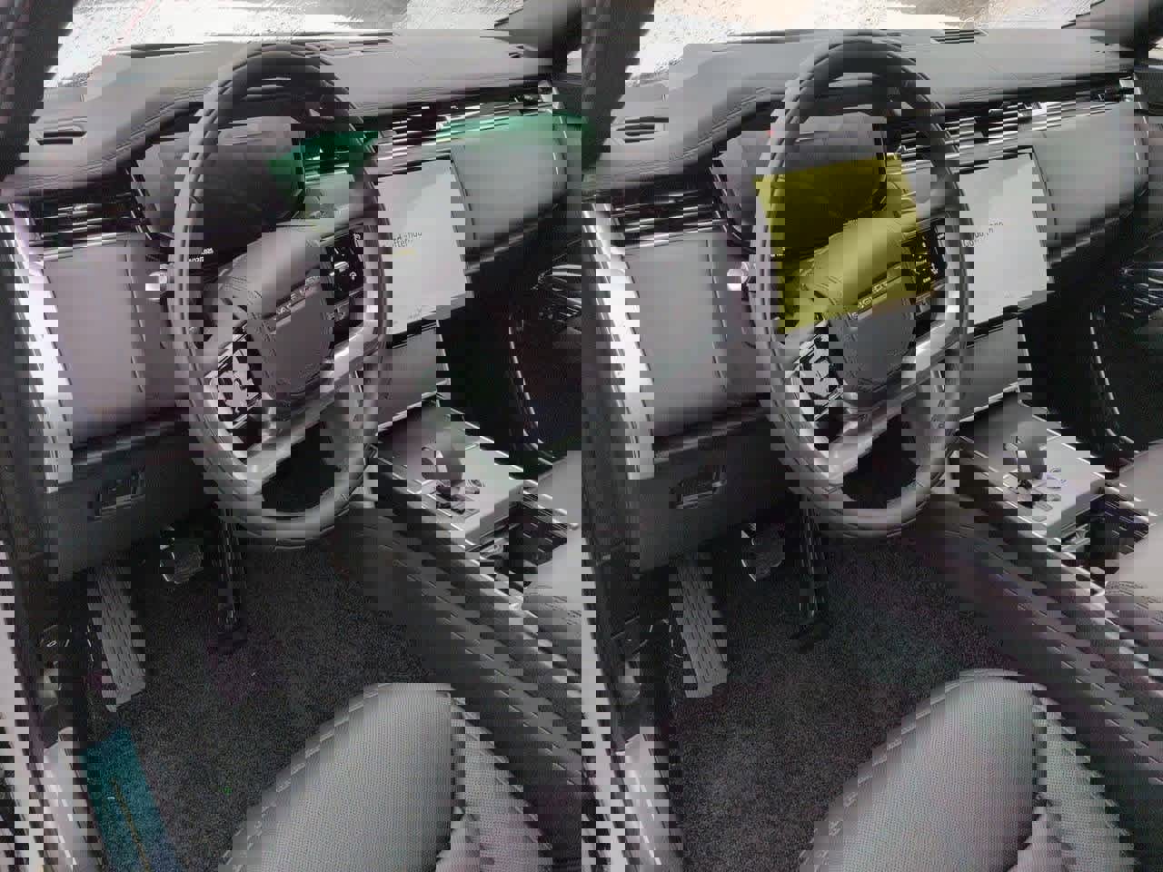 New 2026 Land Rover Range Rover Long Wheelbase SE image 2