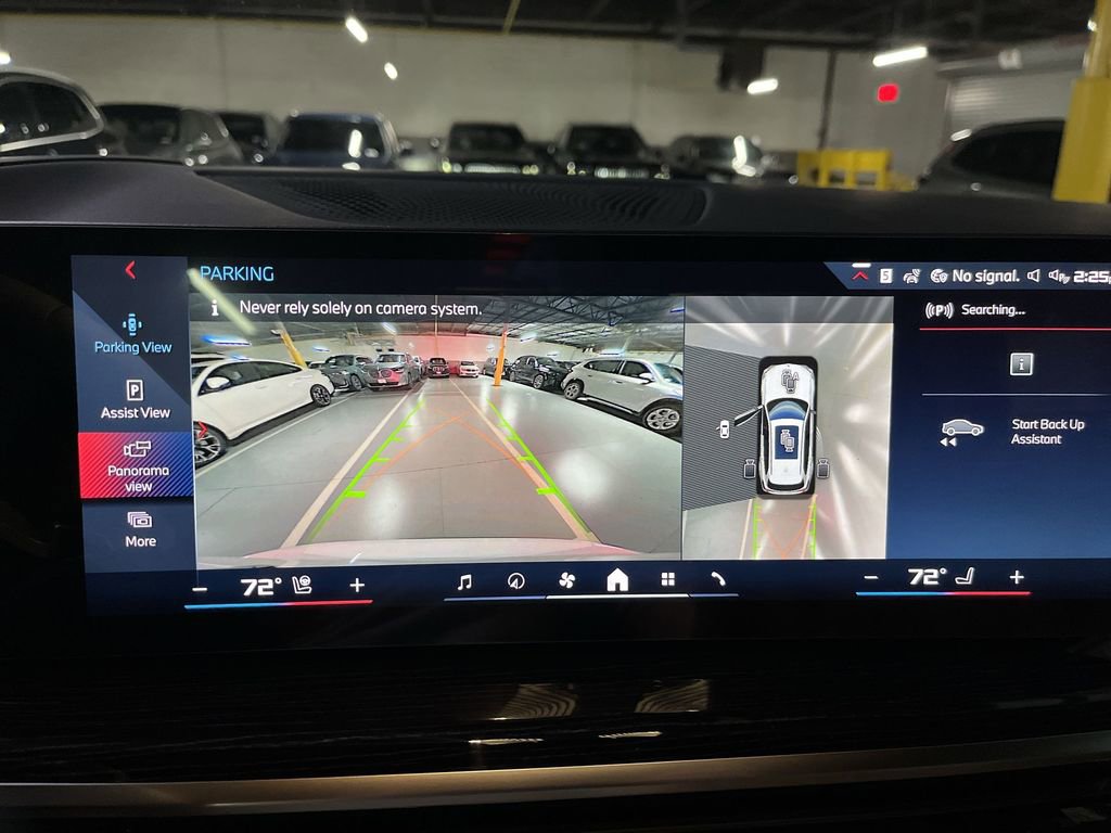 New 2026 BMW X5 M60i w/ Climate Comfort Package image 17