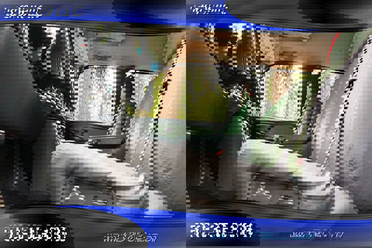 Used 2002 Chevrolet Avalanche 4x4 w/ North Face Edition image 13