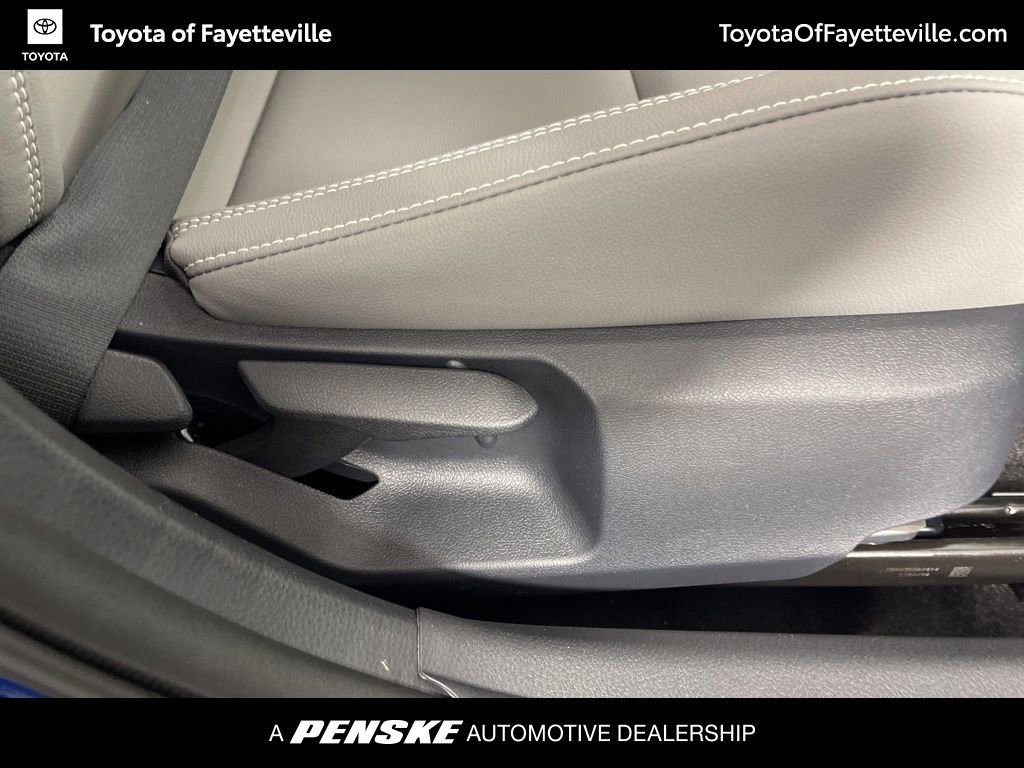 Used 2026 Toyota Camry SE FWD image 7