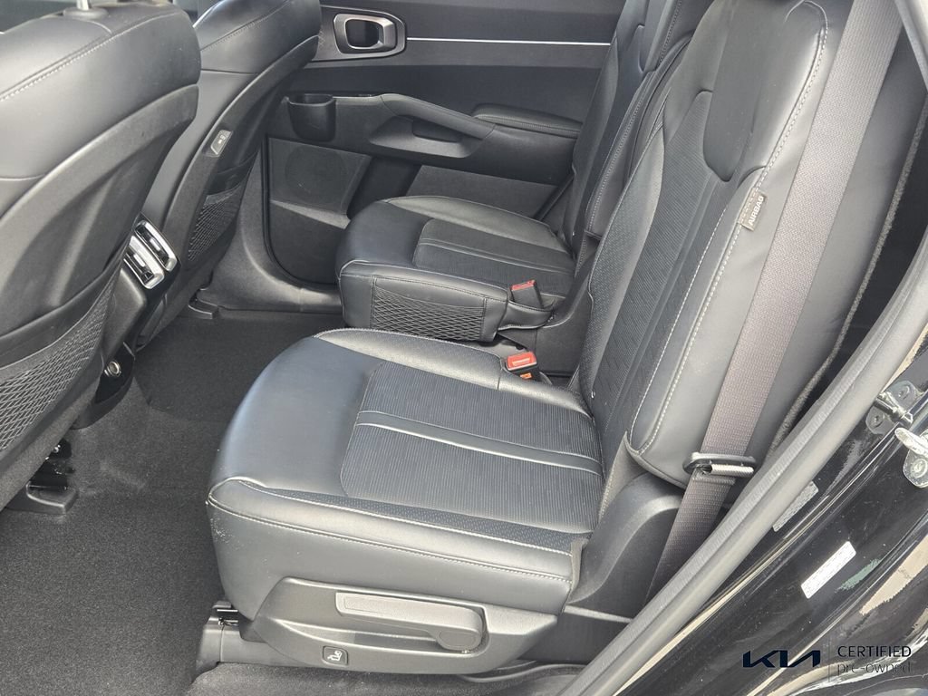 Certified 2025 Kia Sorento EX FWD image 11