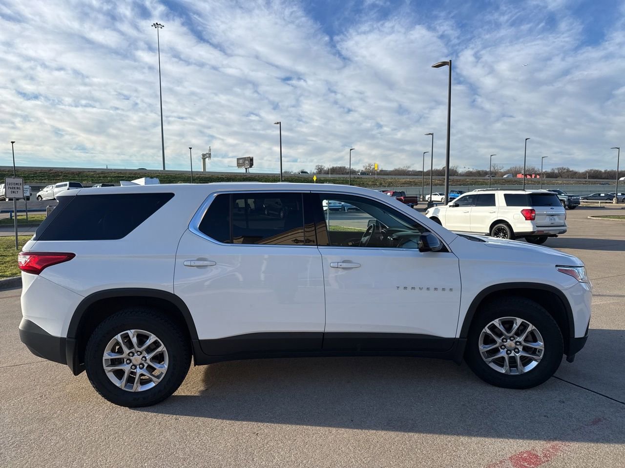 Used 2018 Chevrolet Traverse LS image 16