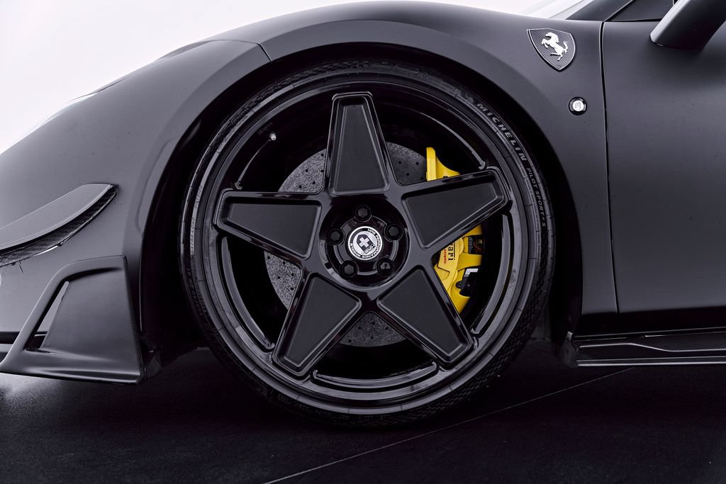 Used 2023 Ferrari F8 Tributo RWD image 3