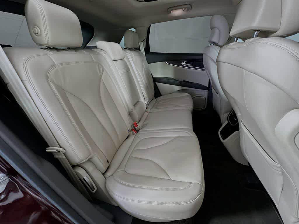 Used 2017 Lincoln MKX Reserve w/ Driver Assistance Package FWD image 33