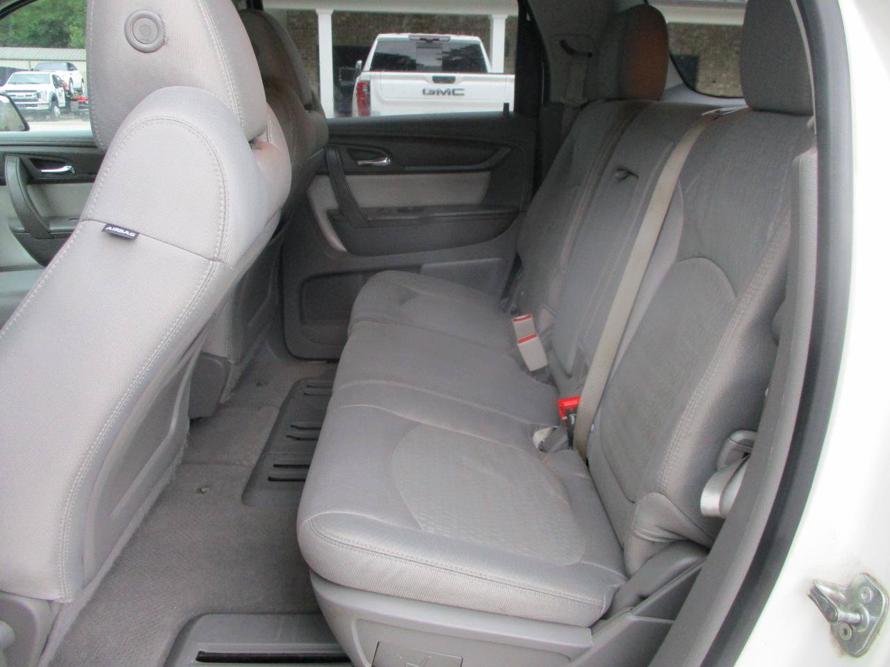 Used 2015 GMC Acadia SLE FWD image 13
