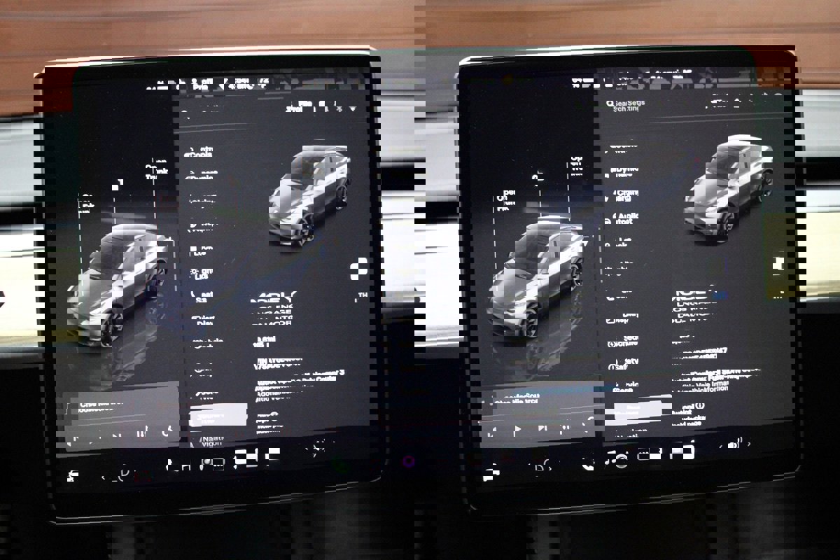 Used 2023 Tesla Model Y Long Range image 24