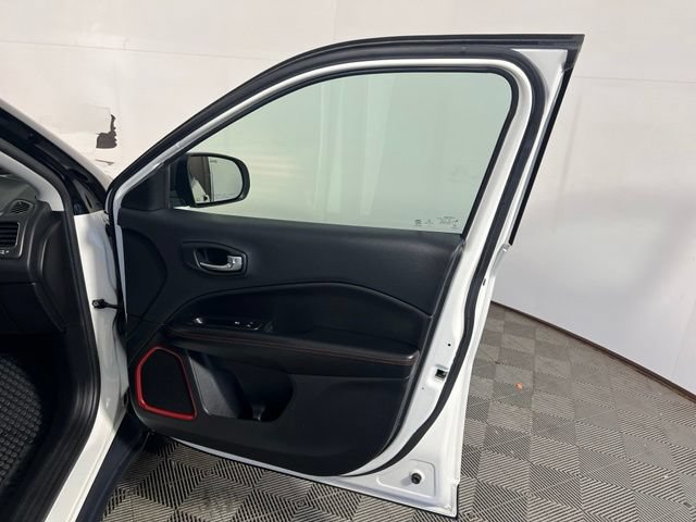 Certified 2019 Jeep Compass Trailhawk w/ Cold Weather Group AWD/4WD image 30