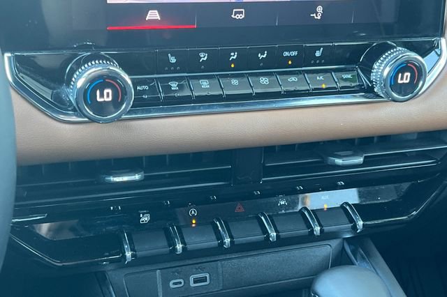 Used 2023 GMC Canyon AT4 image 26