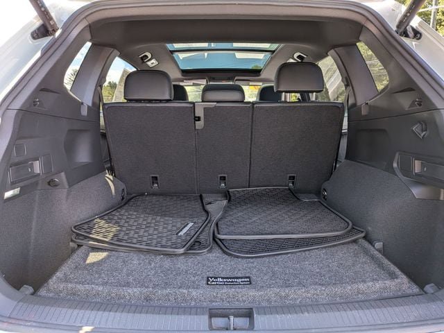 Used 2022 Volkswagen Tiguan SE R-Line AWD/4WD image 7