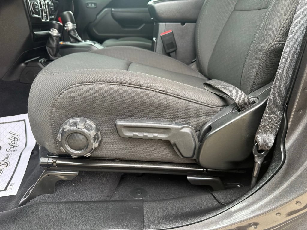 Used 2023 Jeep Wrangler Unlimited Sport AWD/4WD image 26