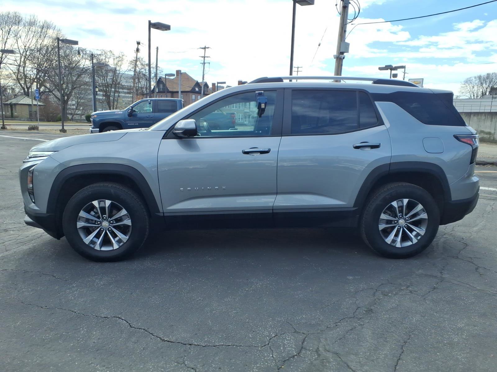Used 2025 Chevrolet Equinox LT w/ Convenience Package II AWD/4WD image 6