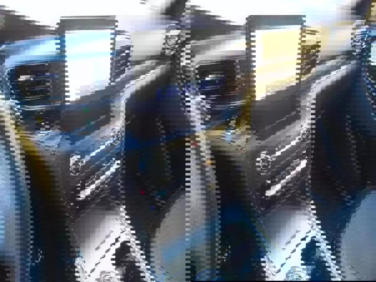 Used 2020 Ford Explorer Limited image 31