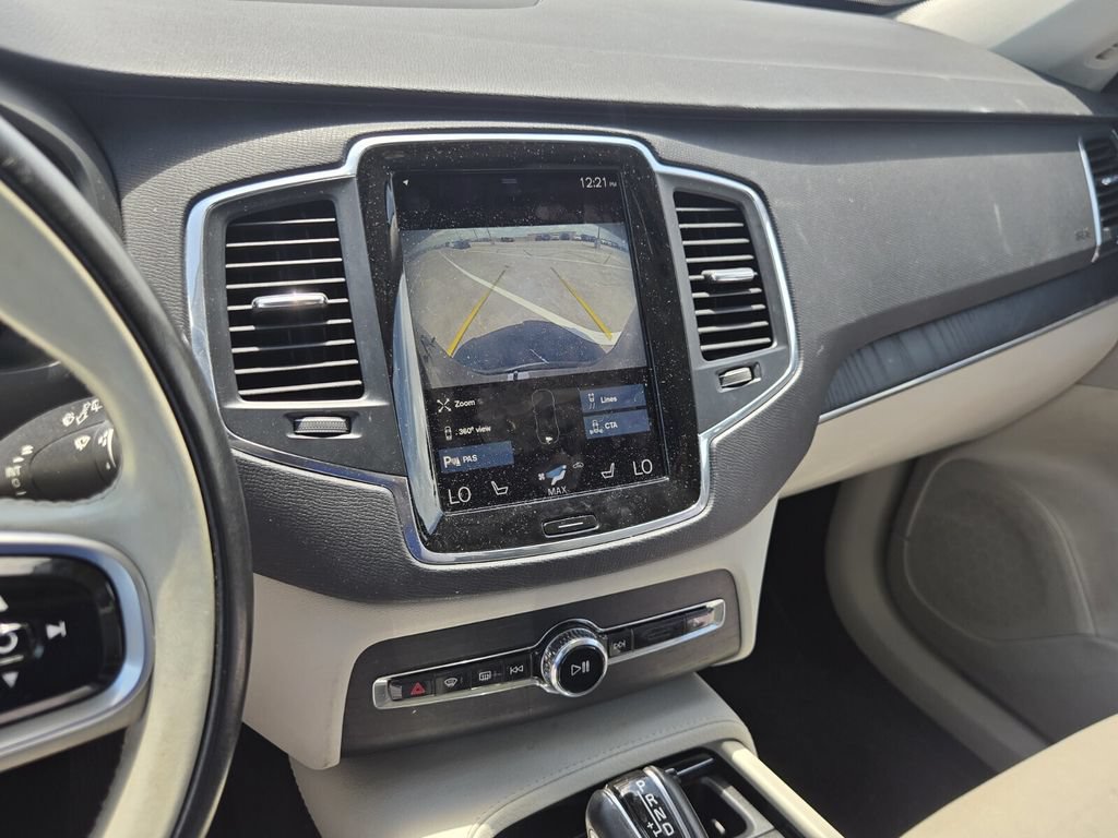Used 2020 Volvo XC90 T6 Momentum AWD/4WD image 24