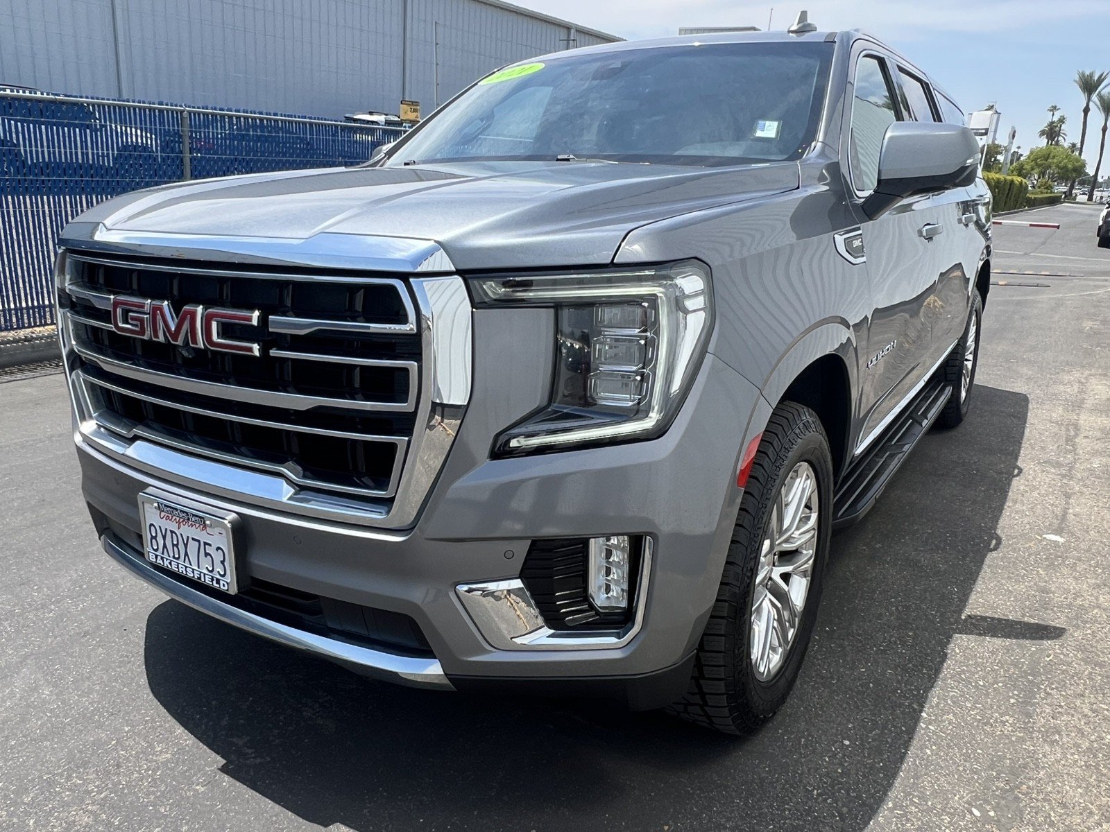 Used 2021 GMC Yukon XL SLT w/ SLT Premium Package AWD/4WD image 9