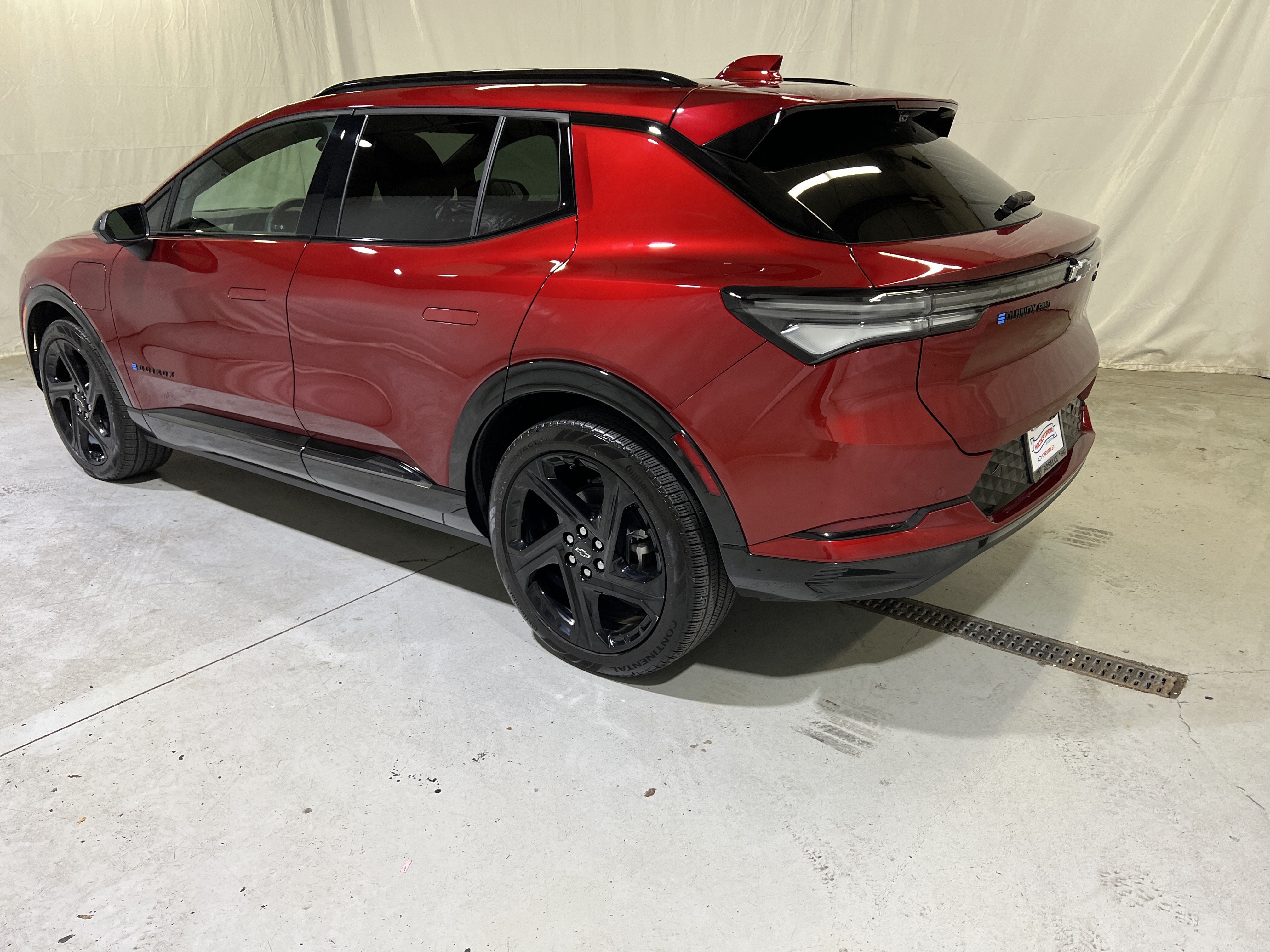Used 2025 Chevrolet Equinox EV RS w/ Convenience Package II AWD/4WD image 8