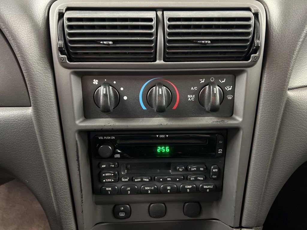 Used 2001 Ford Mustang Coupe image 8