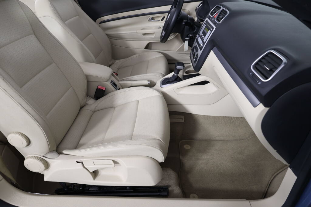 Used 2008 Volkswagen Eos 2.0T FWD image 20